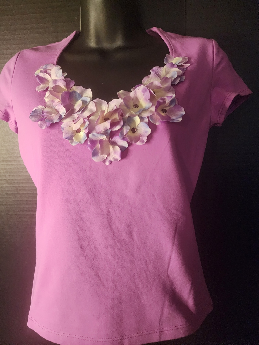 solo Lavender-Pink Short Sleeve Tee with Floral Appliqué‎